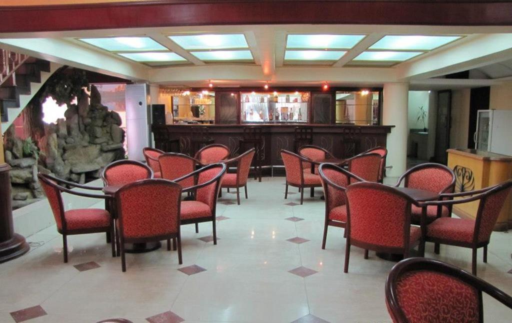 New York Hotel Phnom Penh Bagian luar foto