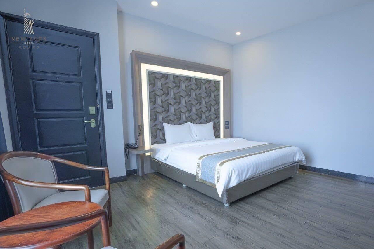 New York Hotel Phnom Penh Bagian luar foto