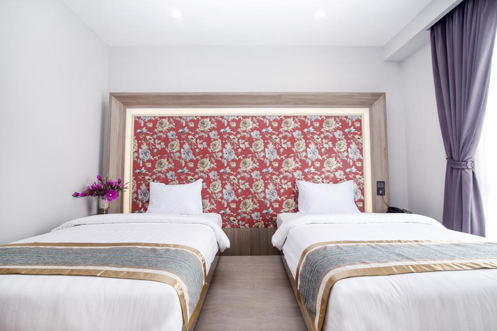 New York Hotel Phnom Penh Bagian luar foto